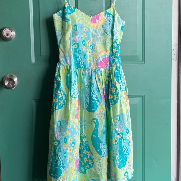 Lilly Pulitzer size 2 good condition with minor fading - Picture 2 of 7
